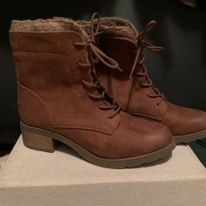 Universal thread boots